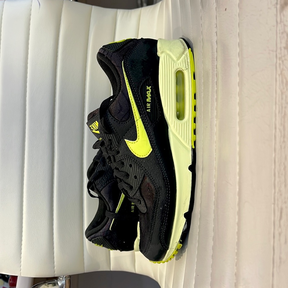 Women’s Nike Air Max size 8.5